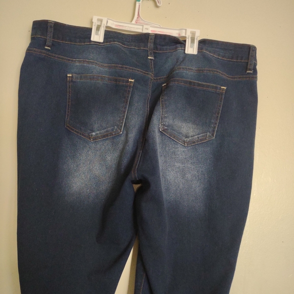 Rampage Women's Plus Size 24W Dark Wash Jeans - Picture 4 of 12